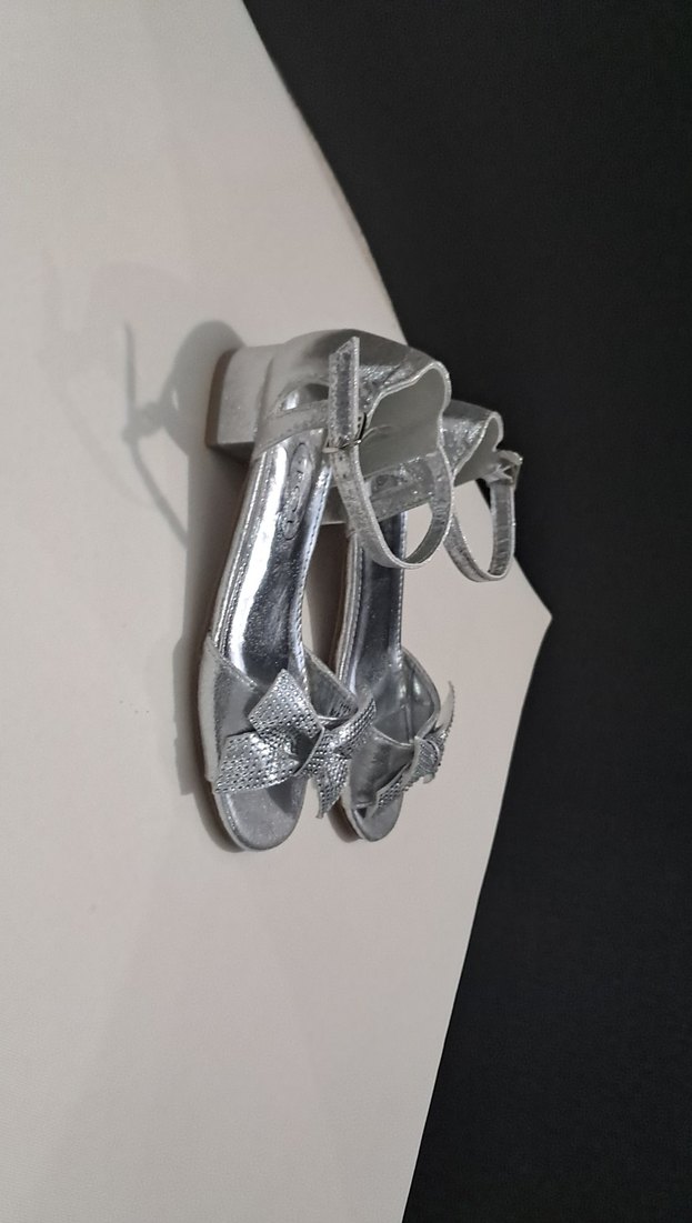 Kız Çocuk Gri Metalik Yılan Desenli Tokalı Ayakkabı sport uni - Görsel 2