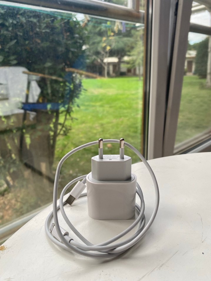 Apple şarj aleti - Görsel 2