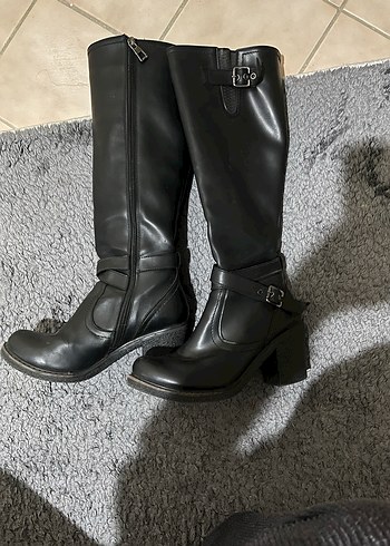 Siyah Suni Deri -Tokalı Çizme - Görsel 2