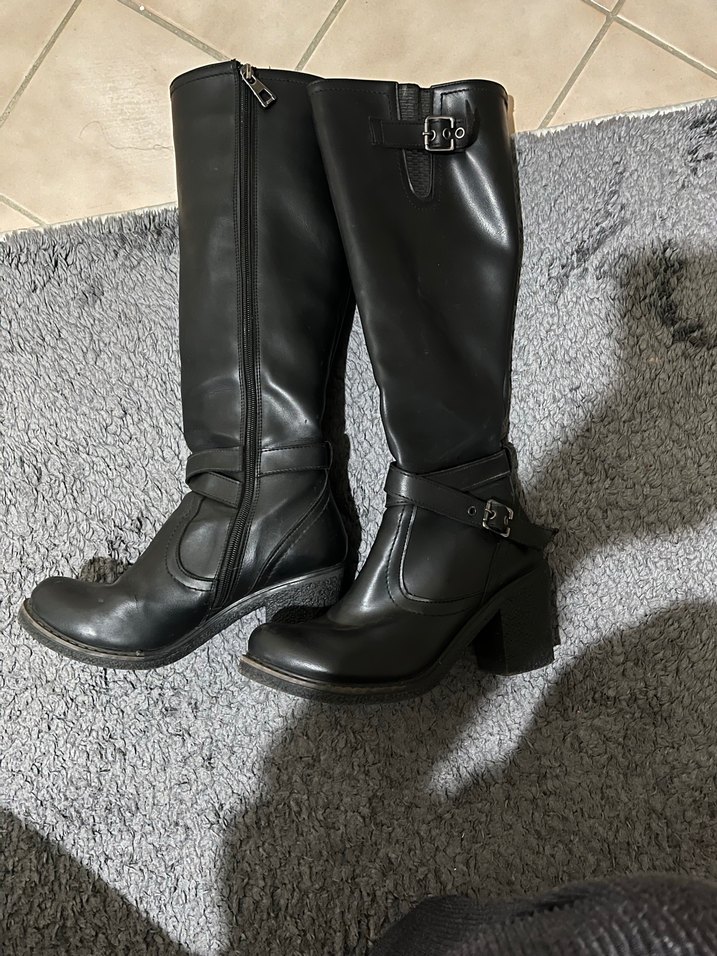 Siyah Suni Deri -Tokalı Çizme - Görsel 2