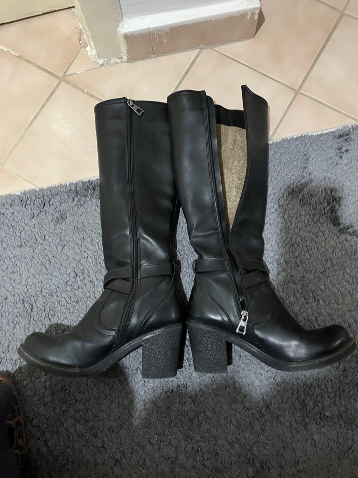 Siyah Suni Deri -Tokalı Çizme - Görsel 4