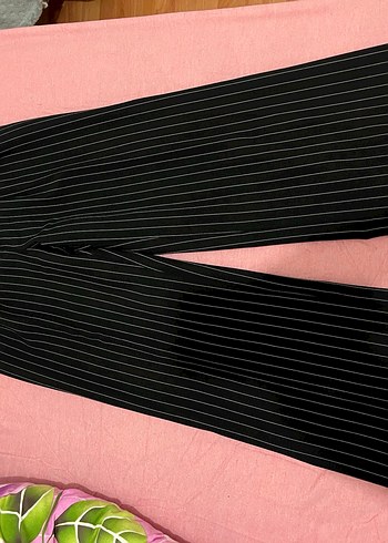 Çizgili Pilili Siyah Kumaş Kadın Pantolon - Görsel 3