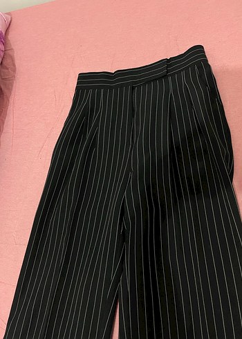 Çizgili Pilili Siyah Kumaş Kadın Pantolon - Görsel 4