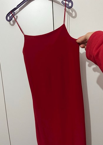 Kırmızı Uzun İnce Askılı Elbise - Görsel 3