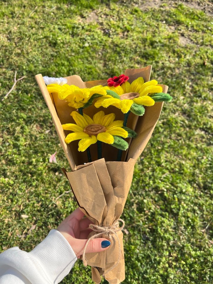 Asla Solmayan ay çiçeği buketi - Görsel 2