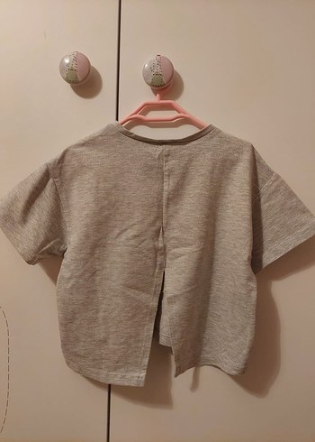 Koton 4-5 Yaş Kız Çocuk Gri Baskılı Sırtı Yırtmaçlı Tişört - Görsel 2