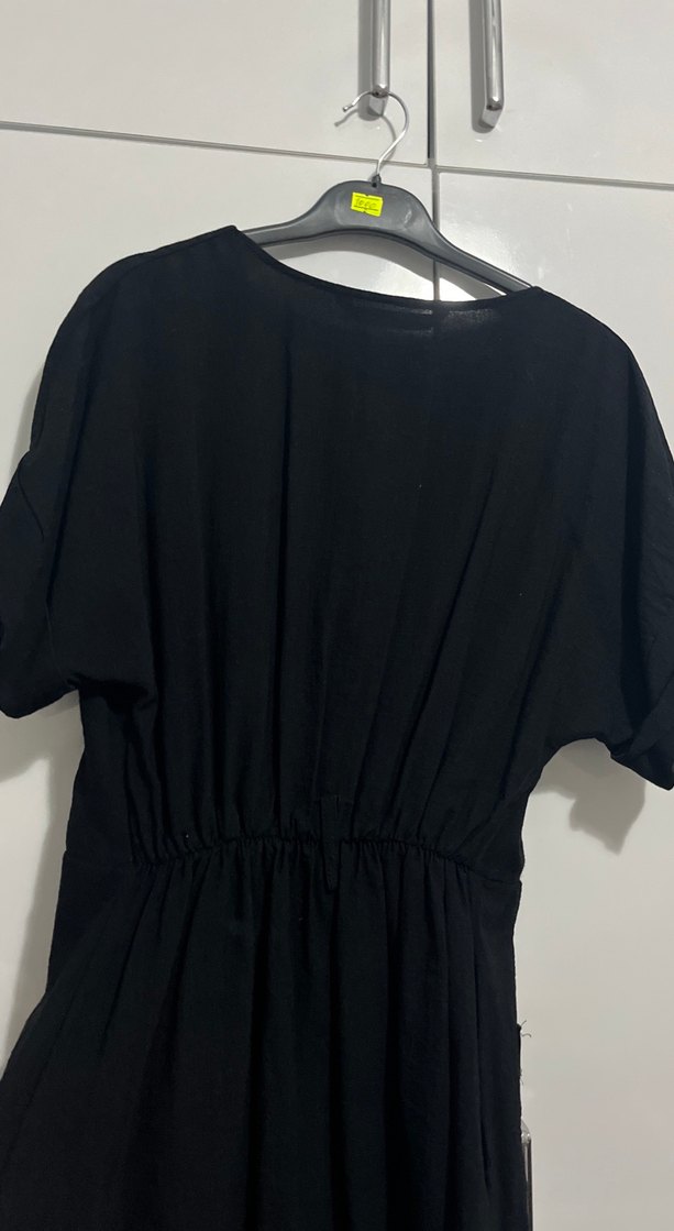 Düğmeli Siyah Uzun Keten Elbise - Görsel 5