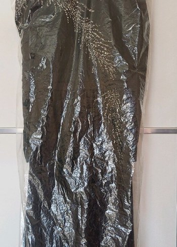 Siyah Nakışlı Uzun Kollu Abiye Elbise 42 - Görsel 5