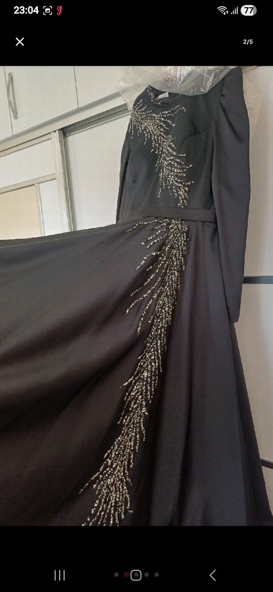 Siyah Nakışlı Uzun Kollu Abiye Elbise 42 - Görsel 2