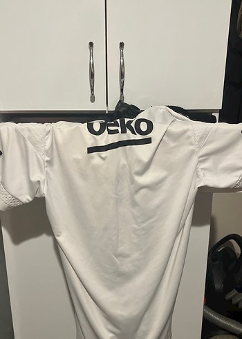 Beyaz V Yaka Kısa Kollu Beşiktaş Forma - Görsel 2