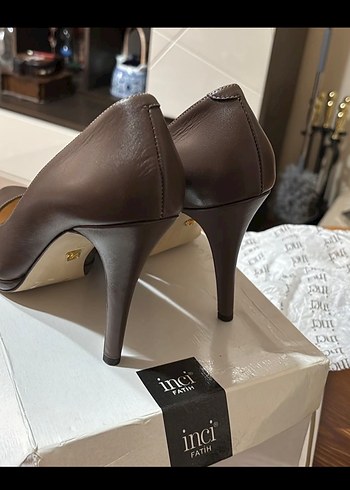 Klasik Kahverengi Deri Stiletto Topuklu Kadın Ayakkabı - Görsel 3