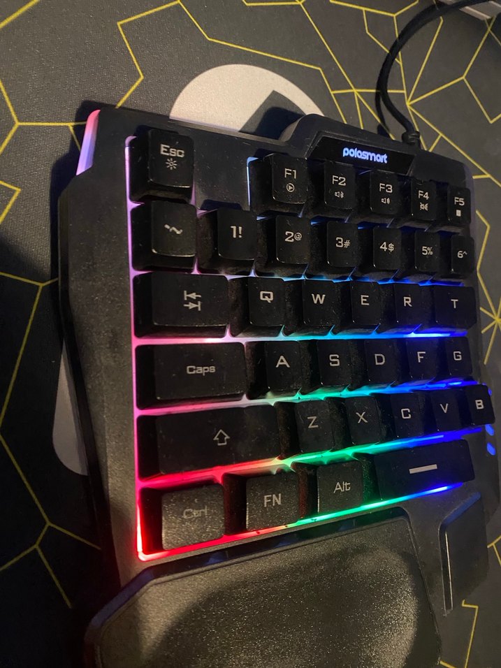 Renkli LED ışıklı tek el klavye - Görsel 4