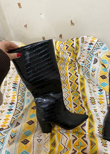 Kadın Siyah Deri Yılan Desenli Topuklu Çizme - Görsel 3