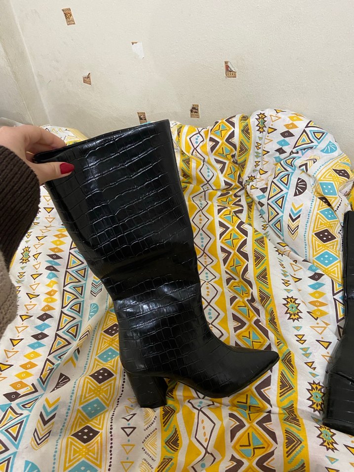 Kadın Siyah Deri Yılan Desenli Topuklu Çizme - Görsel 3