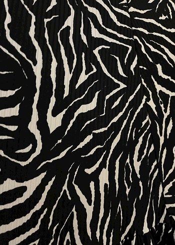 Zebra Desenli yırtmaçlı etek - Görsel 3