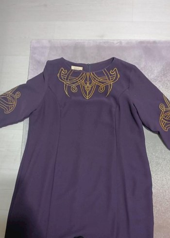 Mor İşlemeli Uzun Goth Elbise - Görsel 2