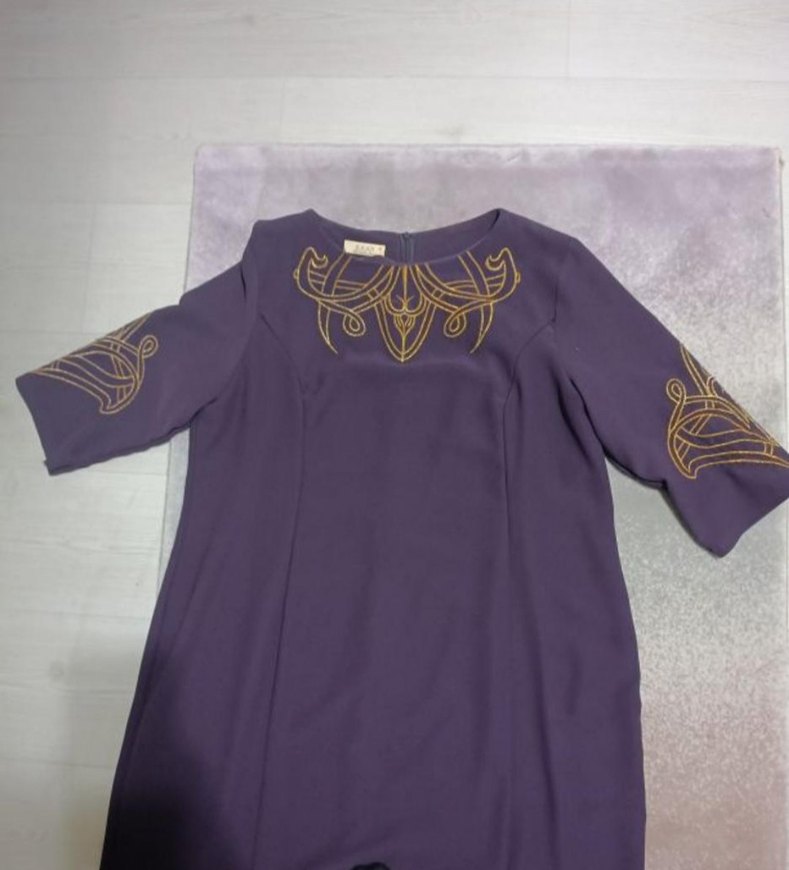 Mor İşlemeli Uzun Goth Elbise - Görsel 2