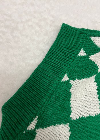 Yeşil Kareli V Yaka Örgü Süveter - Görsel 2