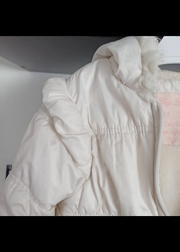 Kız Çocuk Beyaz Kapüşonlu Kürklü Mont - Görsel 4
