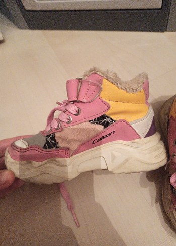 Kız Çocuk Pembe Bağcıklı ve Cırt Cırtlı Bot - Görsel 2