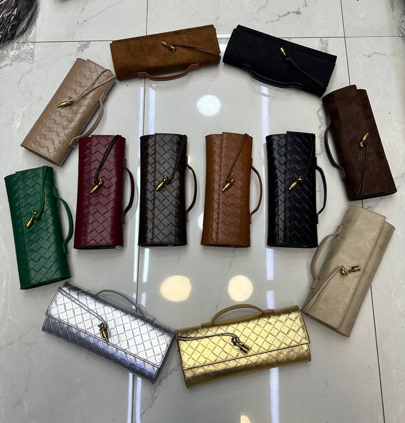 Bottega Veneta andiamo clutch bag - Görsel 2