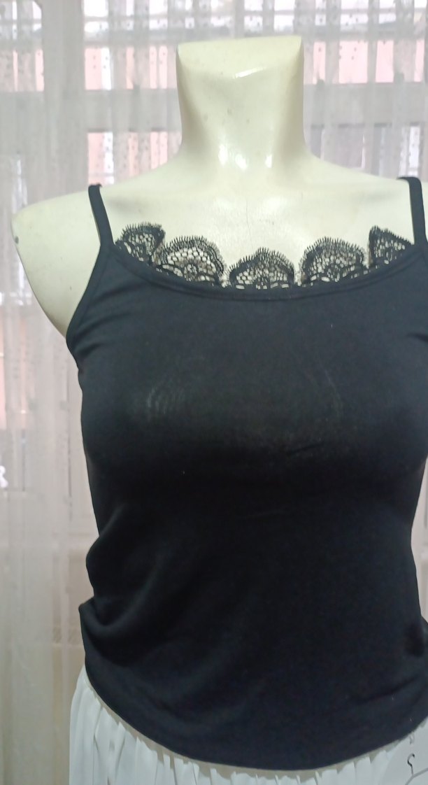 Dantel Detaylı Siyah Kadın Atlet - Görsel 3