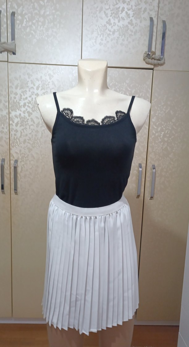 Dantelli Siyah İnce Askılı Atlet - Görsel 4