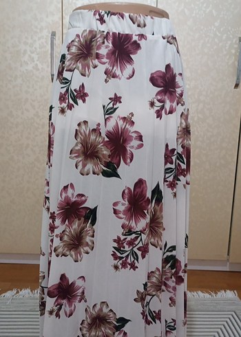 Çiçek Desenli Beyaz Uzun Pilili Etek - Görsel 3