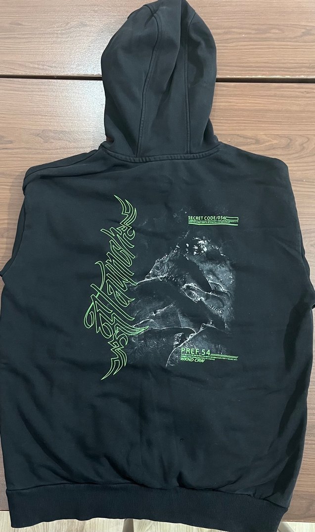 Siyah Kapüşonlu Baskılı Sweatshirt - Görsel 3