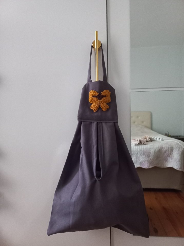 Gri Punch Nakışlı Poşetlik - Görsel 2