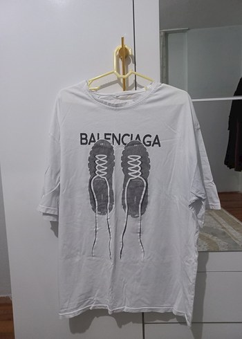 Balenciaga l