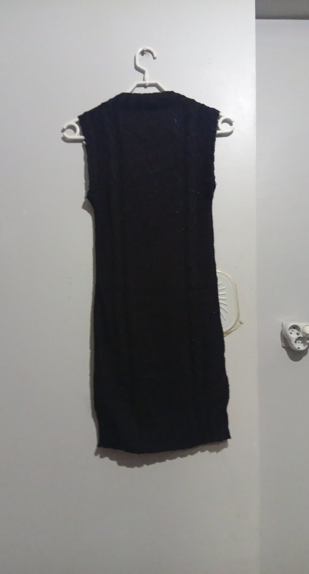 Siyah V Yakalı Kolsuz Triko Midi Elbise - Görsel 2