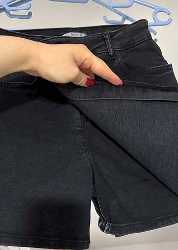 Kadın Siyah Denim Etekli Şort - Görsel 2