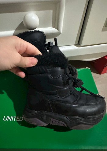 Siyah kız Çocuk Bot - Görsel 6