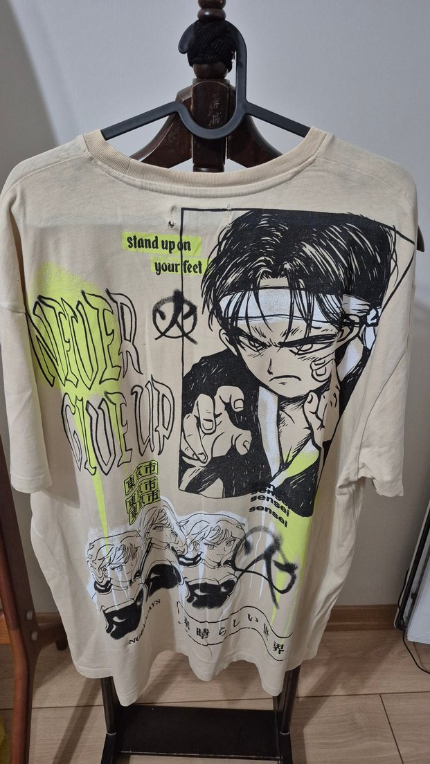 Bej Baskılı Bershka Anime Tişörtü, Kısa Kollu, Rahat Kesim - Görsel 3