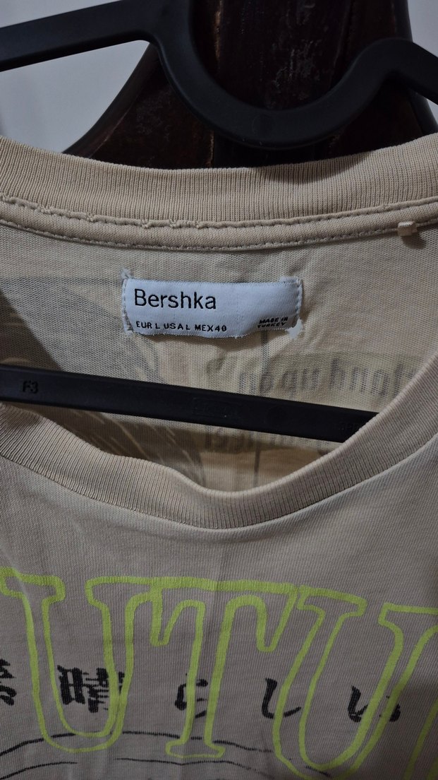 Bej Baskılı Bershka Anime Tişörtü, Kısa Kollu, Rahat Kesim - Görsel 2
