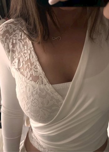 V Yaka dantelli Beyaz Kadın Bluz - Görsel 2