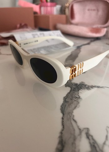 Beyaz Miu Miu Kadın Gözlüğü - Görsel 2