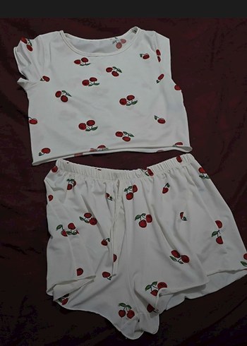 Beyaz Kiraz Desenli Kısa Tulum - Görsel 2