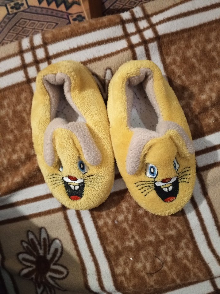 Sarı Tavşan Figürlü Kız Ev Terliği - Görsel 2