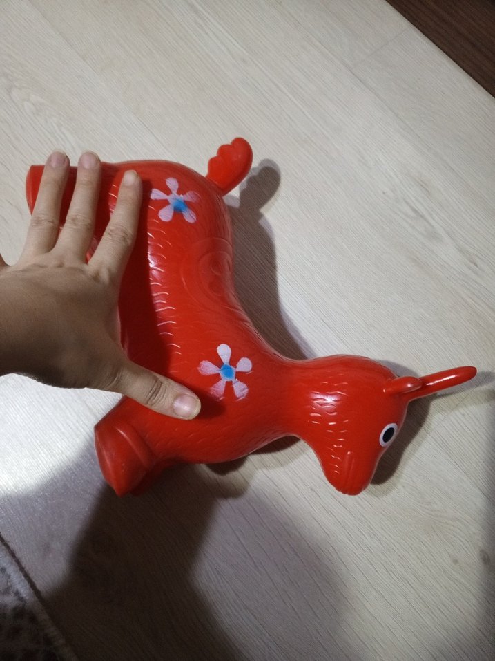 Renkli Kırmızı Şişme Oyuncak Hayvan - Görsel 2