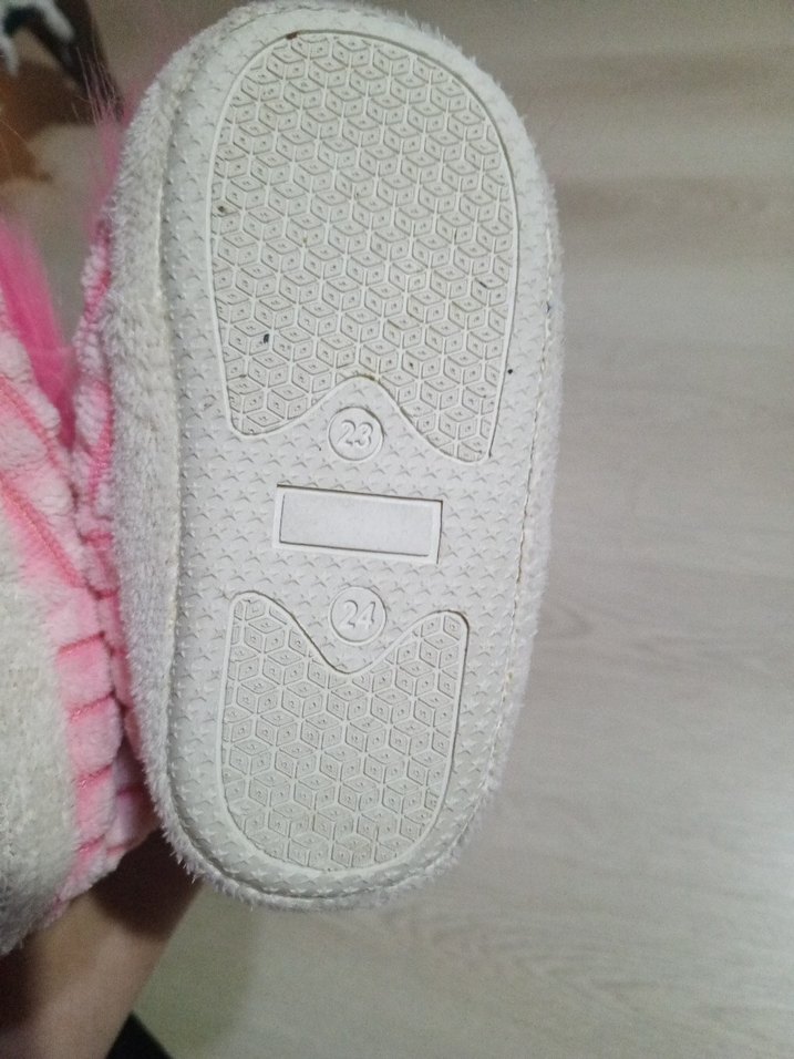 Kızlar İçin Pembe Peluş Ev Terliği - Görsel 3