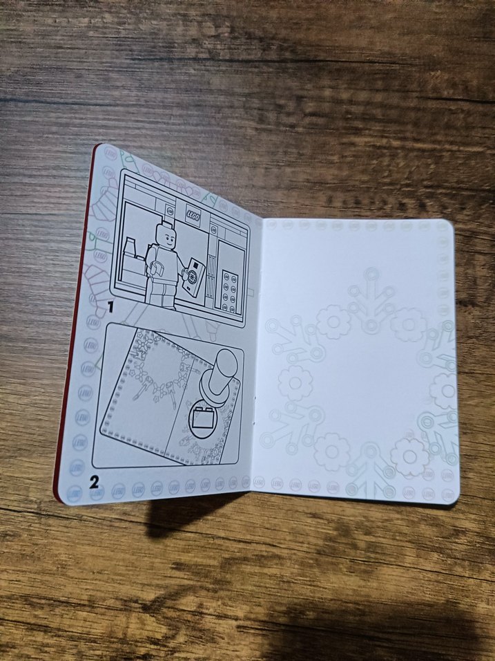 Altın Renkli Parlak LEGO Pasaport - Görsel 3