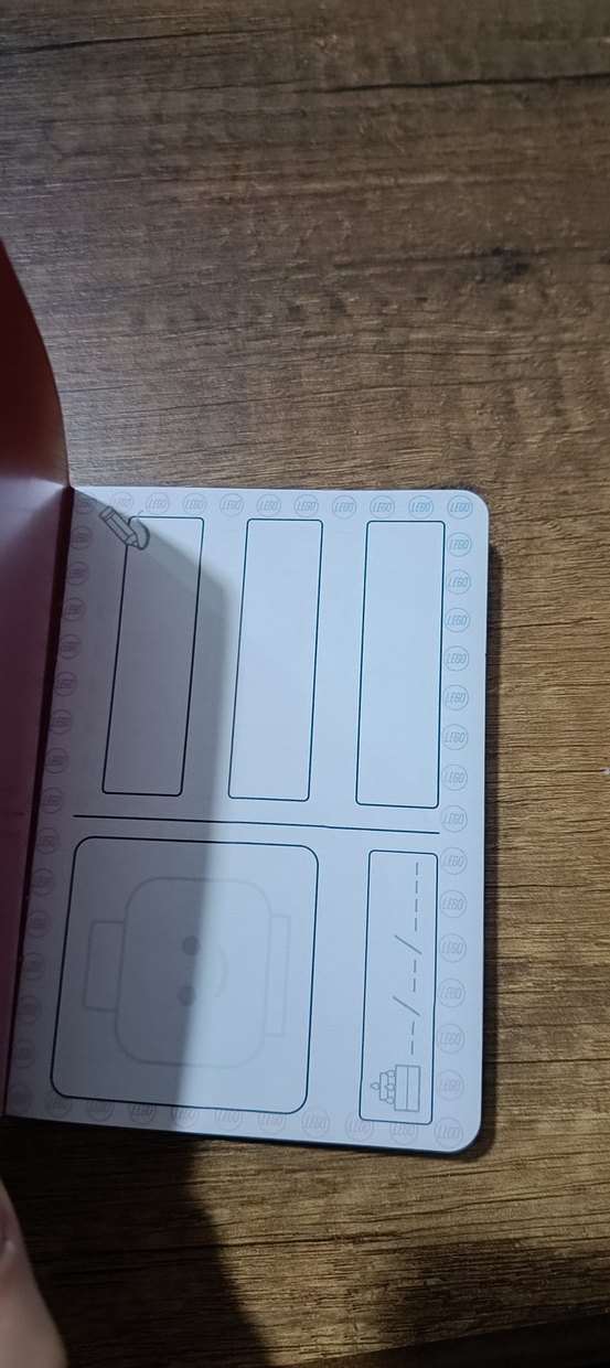 Altın Renkli Parlak LEGO Pasaport - Görsel 2