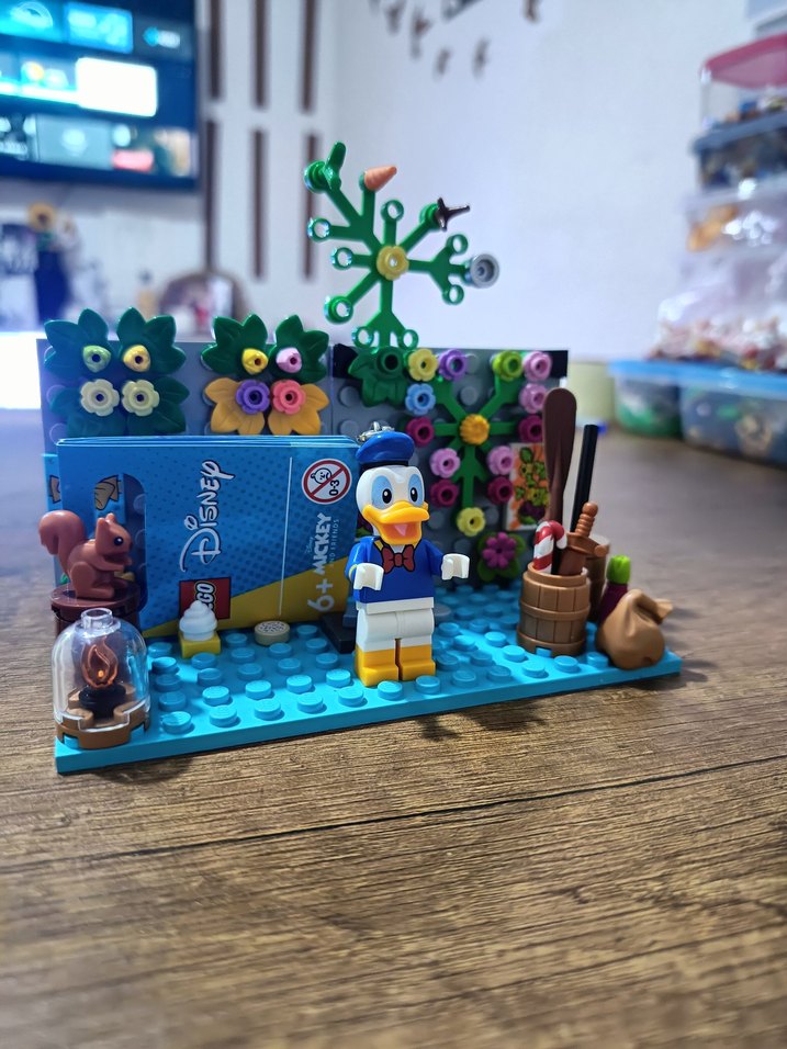 Lego Disney Donald Duck Figürlü Anahtarlık - Görsel 2