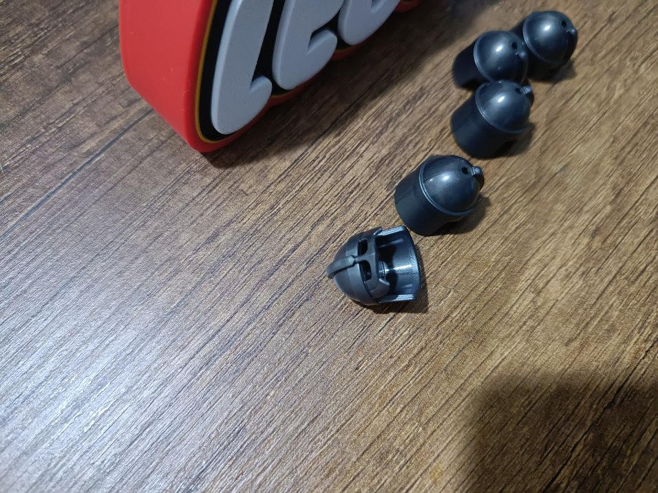 Siyah LEGO Mini Figür Kaskları - Görsel 4