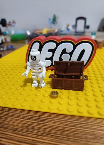 LEGO İskelet Figürü ve Hazine Sandığı - Görsel 3