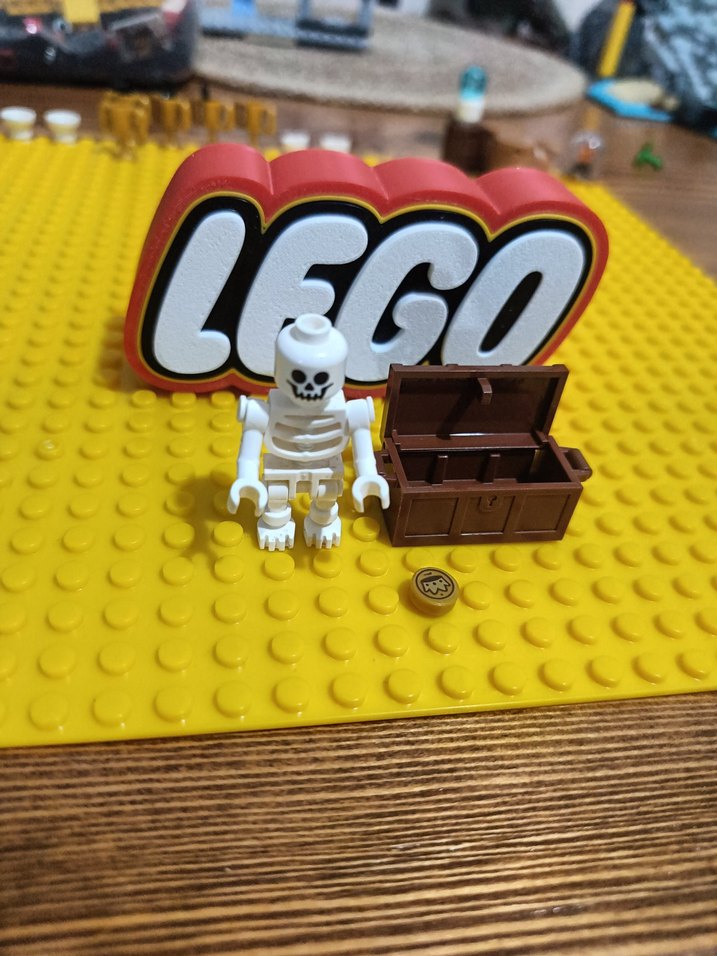 LEGO İskelet Figürü ve Hazine Sandığı - Görsel 2