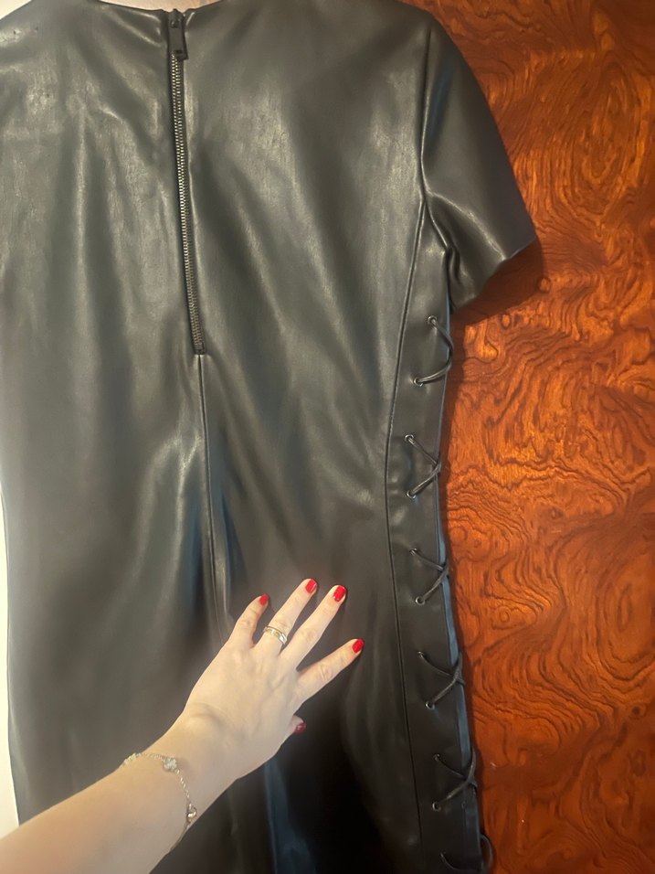 Zara Deri Kısa Kollu Siyah Elbise - Görsel 2