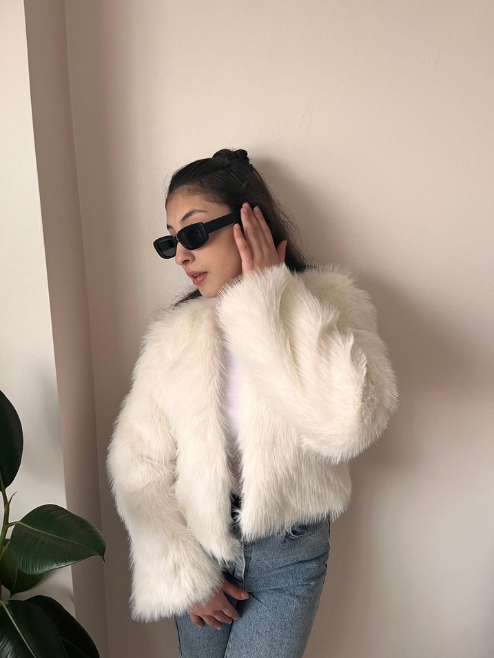 Beyaz Suni Kürklü Mont - Görsel 2